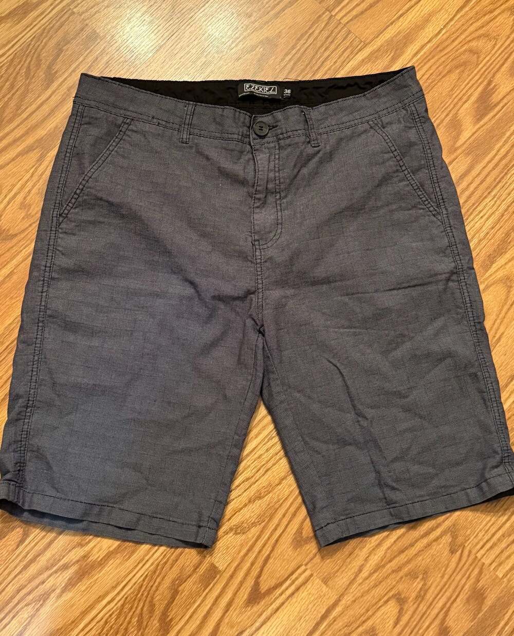 Ezekiel Mens Flat Front Chino Shorts Gray Check Size 36 casual preppy